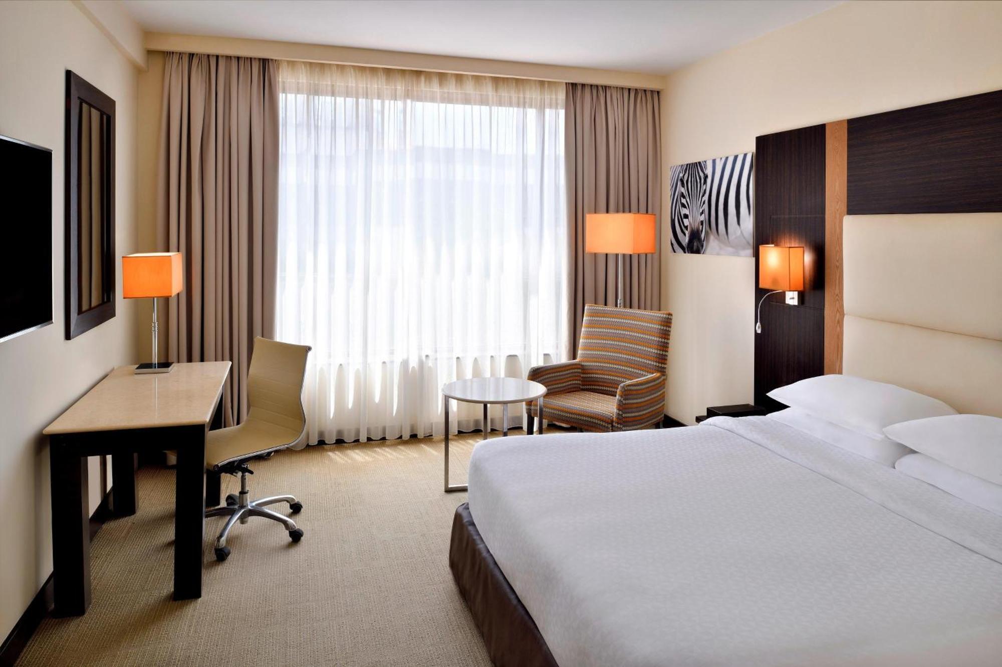 Four Points By Sheraton Nairobi Hurlingham Exterior foto